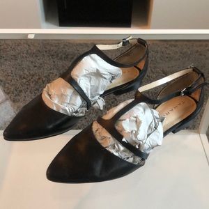 Tahari Flat shoes
